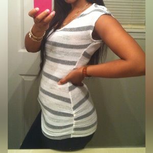 Short sleeve sweater top